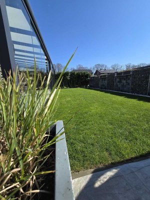 Generationenwohnen leicht gemacht - Exklusive Doppelhaushälfte mit Einliegerwohnung