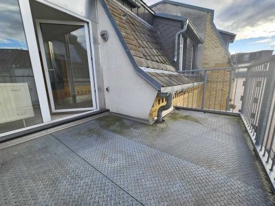 In diesem Idyllischen Altbau mit seiner wunderschönen Dachterrasse lebt man gerne 2 Monate mietfrei
