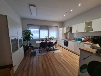 Geräumige 3-ZKB Wohnung im Erdgeschoss mit Terrasse im schönen Biberbach