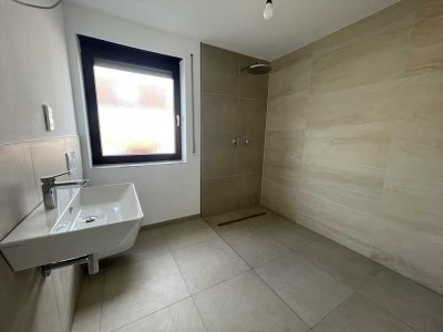 Erstbezug nach Sanierung! Stilvolles Reihenmittelhaus mit 138 m² Wohnfläche, Parkett, Garage uvm.!