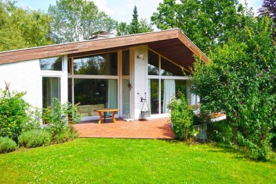 Privatverkauf zeitloses, großzügiges Architektenhaus in Traumlage und altem Baumbestand