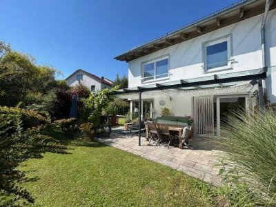 *Wohnen mit Mehrwert* stilvolles Einfamilienhaus m. Einliegerwohnung und Platz für Büro oder Familie