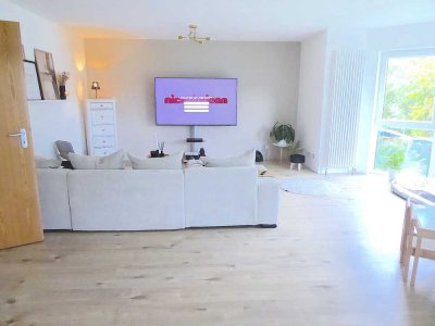 Junges und modernisiertes 2 Parteienhaus mit Garten und Garagen