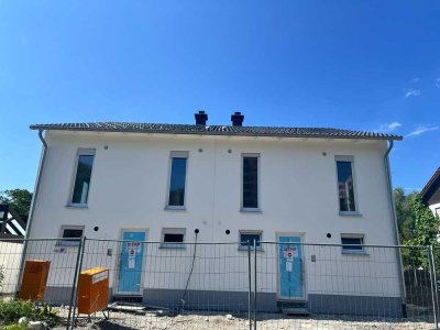 Moderne Doppelhaushälfte – Neubau mit exklusiver Ausstattung in Villingen-Schwenningen