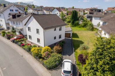 Charmantes Einfamilienhaus mit zwei Wohnbereichen und großem Garten in Fürth