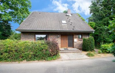 Charmantes Einfamilienhaus mit zusätzlichem Bauplatz in Sackgassenlage in Nordhastedt