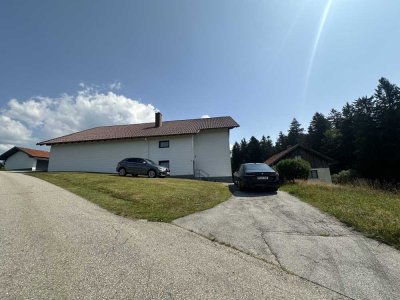 Anwesen/Zweifamilienhaus in Rand-/fast Alleinlage Nähe Jandelsbrunn