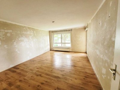 ZUM SELBSTRENOVIEREN!!! Geräumige 4- Zimmerwohnung mit Balkon in Bad Hersfeld