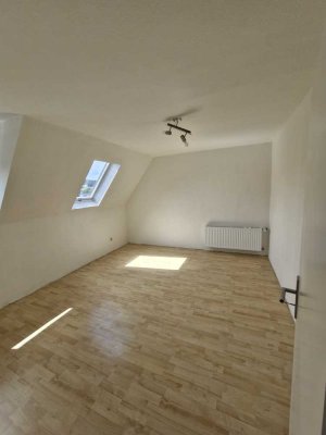 Helle und freundliche 2-Zimmer-Dachgeschosswohnung in Burbach-Wahlbach im ZFH