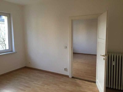 tolle 2 Raum-Whg. mit Balkon * Laminat* Tageslichtbad in Dölitz* ab sofort