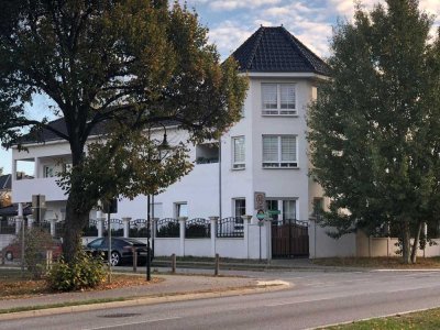 Helle DG-Wohnung mit 3 Zimmern und Stellplatz in Bernau bei Berlin