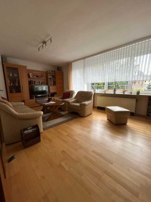 schöne, große Dachgeschosswohnung - 3 Zimmerwohnung im Zentrum von Vohwinkel