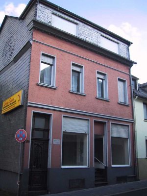 Kernsanierte Wohnung, 3 Zimmer, Küche, Bad