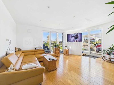Lichtdurchflutete 2,5 Zimmer-Erdgeschoss-Wohnung mit Garten und Stellplatz in Konstanz-Dettingen