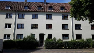 Frisch gestrichen: 3-Zi.-Wohnung in ruhiger Lage im 2. OG in Bremerhaven optimal für Paare