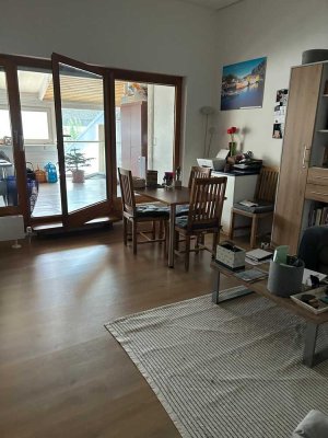 Modernisierte 2,5-Zimmer-Wohnung mit Wintergarten & Tiefgarage in Egelsbach