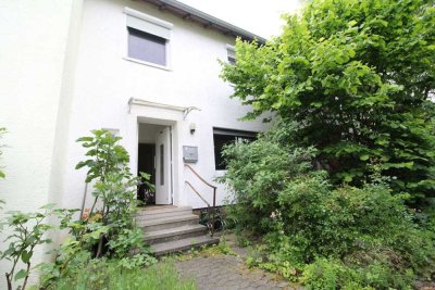 Platz für die Familie – Reihenmittelhaus auf Erbpacht mit Garage & Gestaltungsspielraum