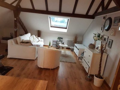 Ruhige Dachgeschosswohnung in gepflegtem Haus ,Nichtraucherwohnung ab 01.September 2025