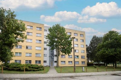 Bezugsfrei- Sonnige 4-Raum-Wohnung mit Stellplatz & Aufzug in Barth