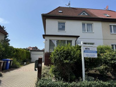 GEHEIMTIPP Zwickau-Weißenborn gepflegte Doppelhaushälfte mit Garage, Carport & Werkstatt