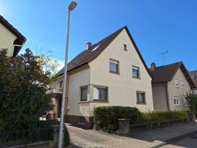 Freistehendes Wohnhaus auf großem Grundstück in Bruchsal-Heidelsheim!