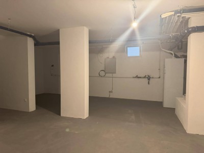 ERSTBEZUG im Reihenhaus! Vollkeller - Eigengarten - 2 Parkplätze