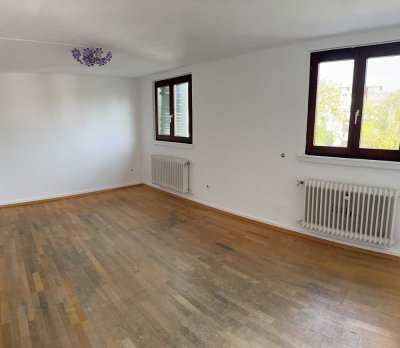 Zentral gelegene 3 Zimmer Dachgeschosswohnung in Offenbach