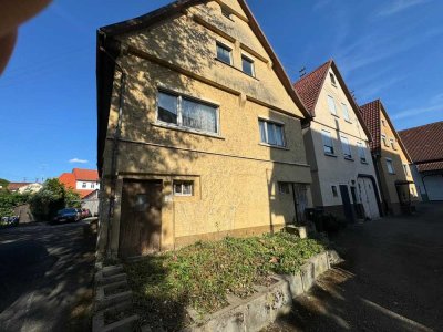 Denkmalschutz sanierungsbedürftig in Neuhausen Metzingen