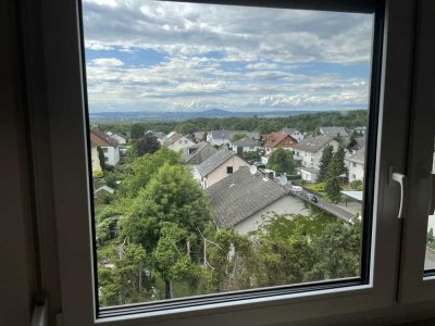 Schöne 3-Zimmer-DG-Wohnung mit EBK in Fernwald - Annerod