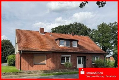 Mein Zuhause mit großem Nebengebäude