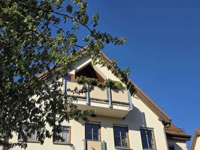 Freies Dachgeschoss – Ruhe pur, schnelle City-Anbindung & zwei Sonnenbalkone