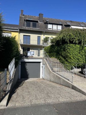 Geräumiges, exklusives 6-Zimmer-Reihenhaus im Eichwäldchen