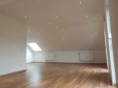 Helle 3-Zimmer Dachgeschosswohnung in Taufkirchen (Vils)