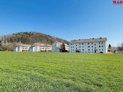 Wieder zu haben! Heimelige 2-Zimmer-Wohnung mit Balkon im 1. Stock, mit Küche!