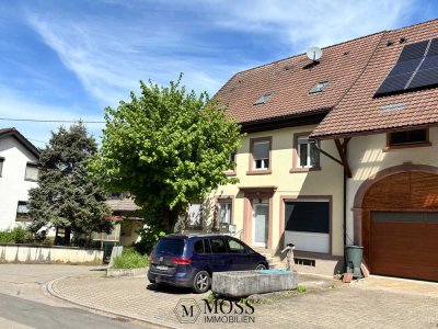 Kernsaniertes Zweifamilienhaus mit schönem Garten