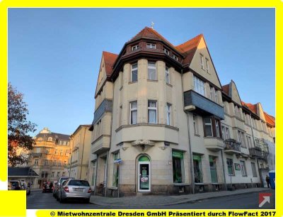 Exklusive 4-Raumwohnung mit Parkett, 2 Bäder und Wohnküche - Einbauküche vom Vormieter möglich !!!