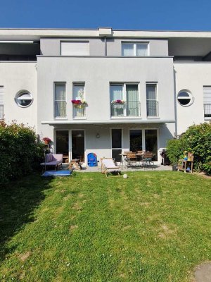 Moderne, helle 3-Zimmer-Maisonette-Wohnung mit geh. Innenausstattung und eigenem Garten