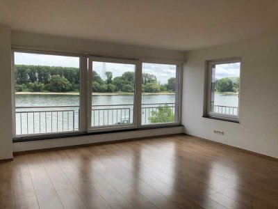 Moderne 3-Zimmer Wohnung mit Einbauküche / Rheinblick in Bornheim Widdig