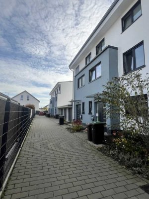 Modernes Reihenmittelhaus in ruhiger, jedoch zentraler Seitenstraße in Rheinbach