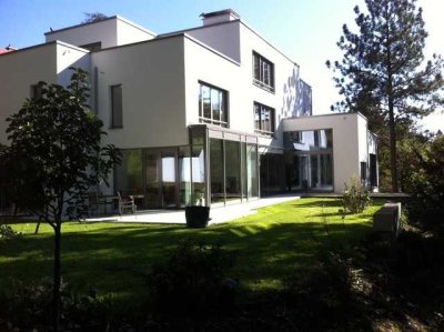 Geräumige, exklusive 4-Zimmer-Wohnung in kronberg