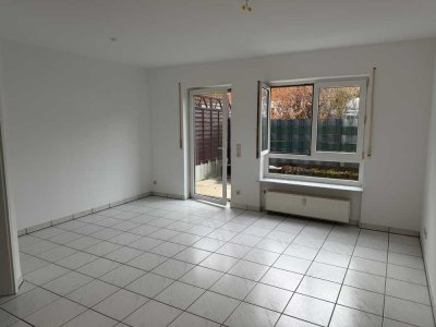 Helle 2-Zimmer Erdgeschoss-Wohnung mit Terrasse in Neidenstein
