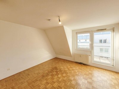 NEUER PREIS! PROVISIONSFREI VOM EIGENTÜMER! PERFEKT AUFGETEILTE 3-ZIMMER DG-WOHNUNG MIT TERRASE NÄHE TROSTSTRASSE!