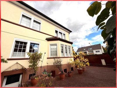 Provisionsfrei! Unternehmer-Villa mit Garage, Werkstatt und Vierfamilienhaus als Invest!