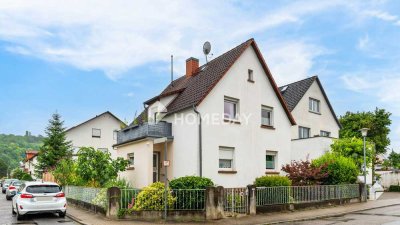 Einfamilienhaus mit Charme und Gestaltungsspielraum in zentraler Lage – Ihr neues Zuhause