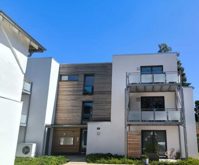 Sofort einziehen - 3-Zimmer – Neubau 2023, barrierearm , KfW 55, mit Loggia, Balkon & Stellplatz