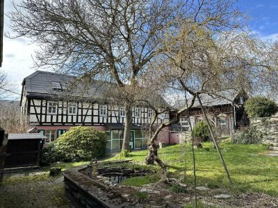 Idyllisches Landleben auf ehemaligem Bauernhof, gepflegter Zustand, ca. 2.400 m² Grundstück