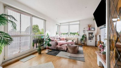 Gepflegte 3-Zimmer-Dachgeschosswohnung mit 3 Zimmern, Balkon, Keller und 2 Stellplätzen