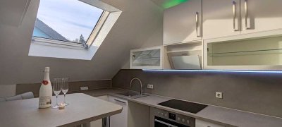 Helle & großflächige Wohnung mit schöner Aussicht - Teilmöbliert