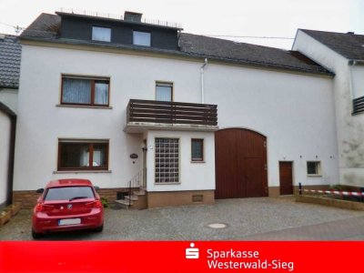 Ehemaliger Bauernhof mit Scheune, Stall und viel Nutzfläche in Nebengebäuden!