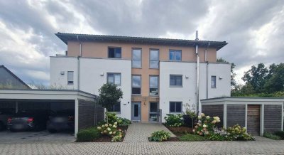 Tolle Wohnung, die keine Wünsche offen lässt!
KFW55, barrierefrei, Carport, Garten, Hobbykeller usw